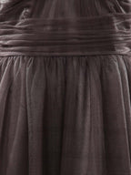 Vestidos de dama de honor de tul hasta la rodilla con corte A y tirantes, escote corazón, espalda abierta con fruncido 