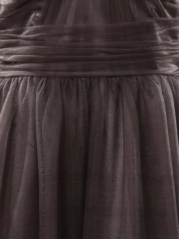 Robe de demoiselle d'honneur trapèze en tulle, longueur genou, bretelles, décolleté en cœur, dos ouvert avec fronces 