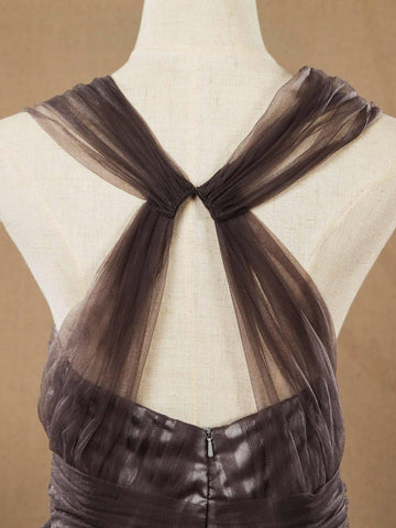 Robe de demoiselle d'honneur trapèze en tulle, longueur genou, bretelles, décolleté en cœur, dos ouvert avec fronces 