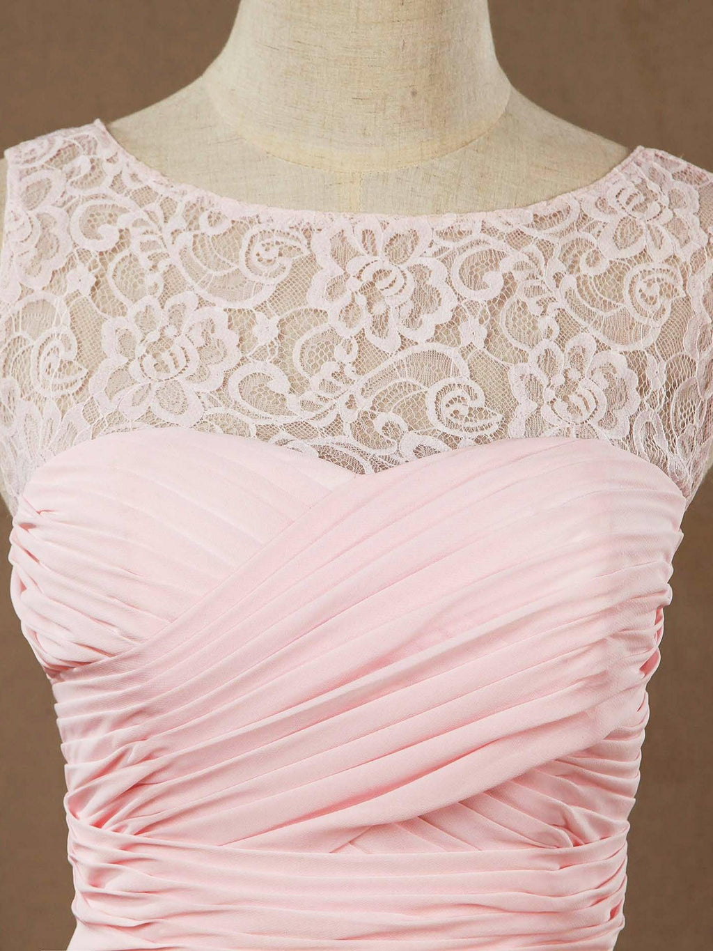 Vestido de dama de honor de gasa con encaje, escote joya, largo hasta el suelo, corte A y pliegues fruncidos 