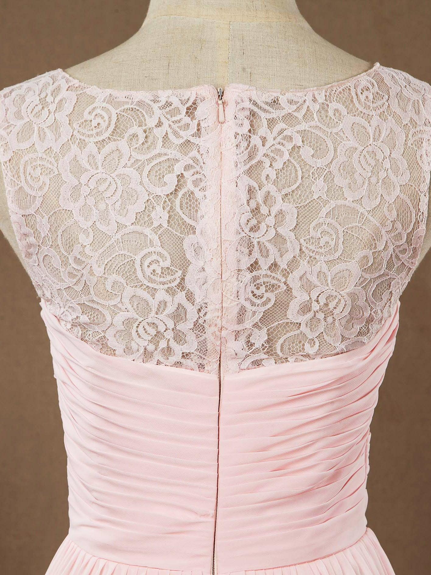 Vestido de dama de honor de gasa con encaje, escote joya, largo hasta el suelo, corte A y pliegues fruncidos 