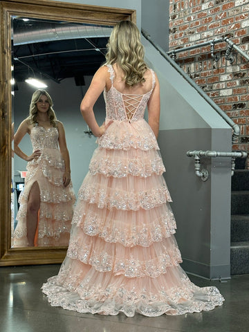 Robe de bal bustier à épaules dénudées et volants en dentelle