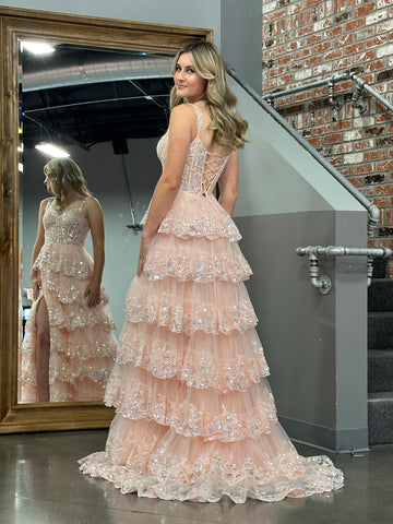 Robe de bal bustier à épaules dénudées et volants en dentelle