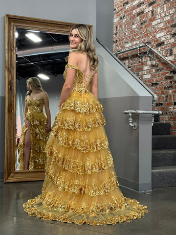 Robe de bal bustier à épaules dénudées et volants en dentelle