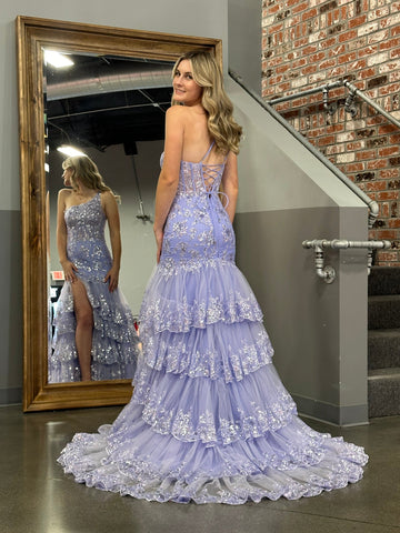 Vestido largo de fiesta de encaje con un solo hombro y volantes