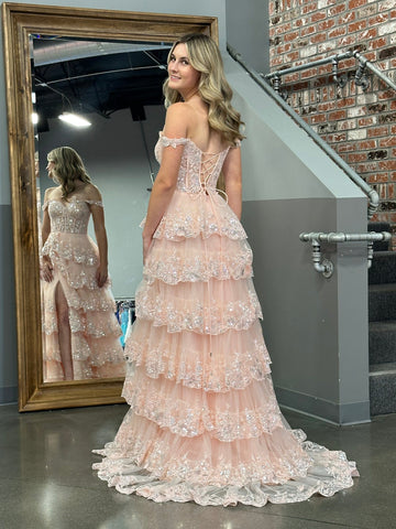 Robe de bal bustier à épaules dénudées et volants en dentelle