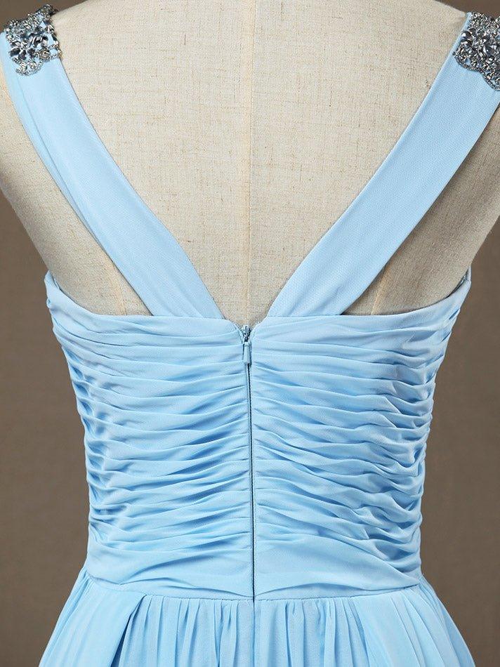 Robe de soirée longue en mousseline de soie, coupe fourreau/colonne, col en V, avec drapé latéral et perles croisées 