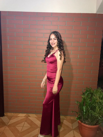 Robe de soirée ravissante à fines bretelles et col en V Y5664