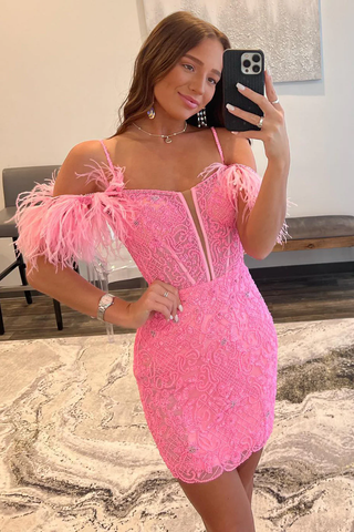 Encantador vestido corto rosa con tirantes finos y cuentas para baile de bienvenida Y2866