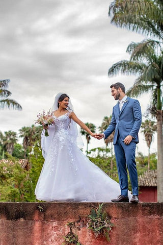 Vestido de novia largo hasta el suelo con encaje floral blanco y escote redondo estilo ilusión WD622