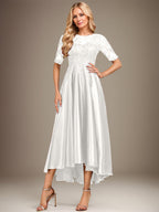 Robe de mère de la mariée asymétrique en satin stretch dentelle et dentelle, coupe trapèze, effet illusion, ornée de sequins 