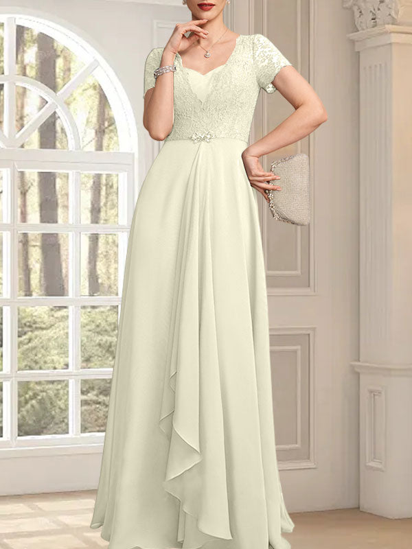 Vestido de corte A, escote corazón, largo hasta el suelo, de gasa, encaje, con cuentas y volantes en cascada para la madre de la novia.