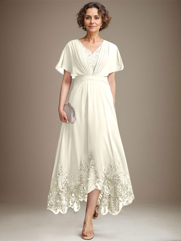 Robe de mère de la mariée asymétrique en mousseline de dentelle, coupe trapèze, col en V et plis