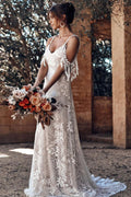 Robe de mariée bohème ivoire dos nu à encolure ronde, modèle WD676