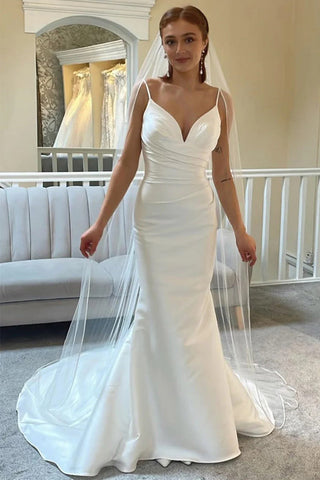 Vestido de novia corte sirena, sin espalda, con tirantes finos color marfil WD722