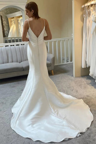 Vestido de novia corte sirena, sin espalda, con tirantes finos color marfil WD722