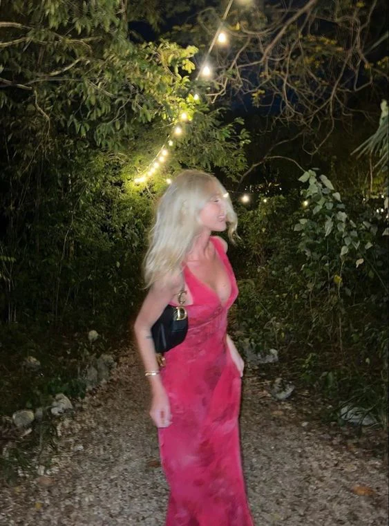 Robe de soirée élégante à imprimé floral et décolleté en V profond, référence Y4548