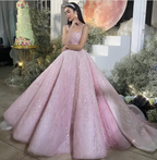 Vestido de gala largo rosa con tirantes, lentejuelas y cuentas, ideal para ocasiones formales (modelo Y4918)