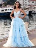 Robe de bal à corset orné d'appliqués floraux et de dentelle à plusieurs volants