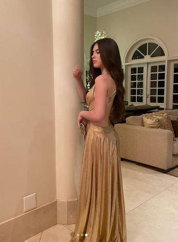 Vestido de noche largo de corte A con escote en V profundo dorado Y7943