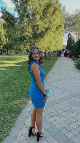 Vestido ajustado azul de un solo hombro para fiesta de bienvenida Y3020