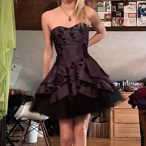 Robe de bal courte vintage sans bretelles en satin et tulle à volants, modèle Y8106