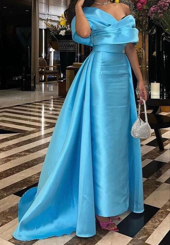 Robe de soirée bleue satinée à épaules dénudées Y4026