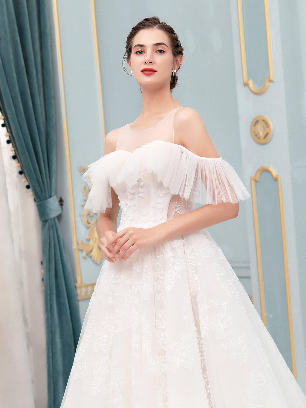 Vestidos de novia de corte A con hombros descubiertos, largo hasta el suelo, encaje y manga corta 