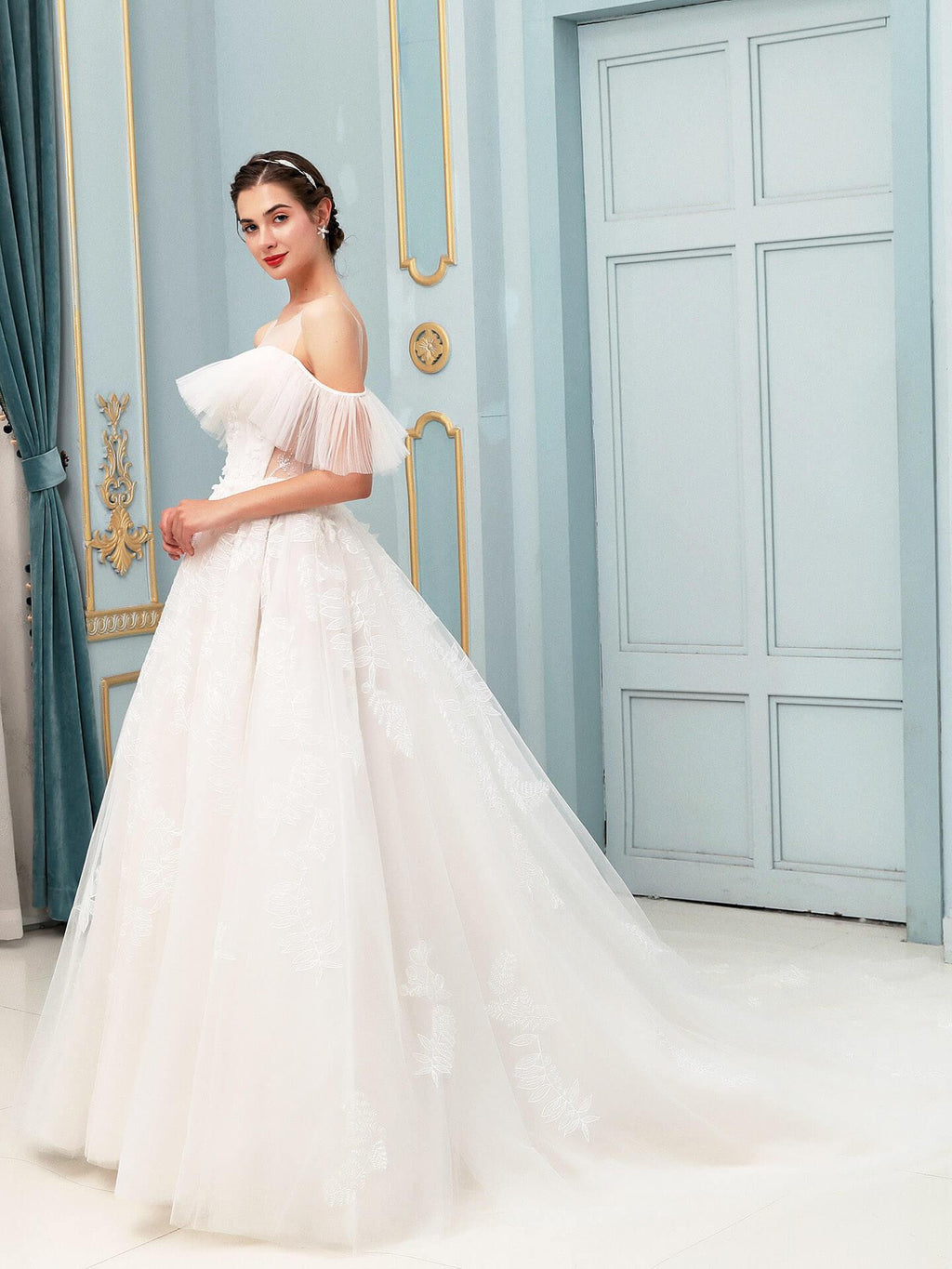 Vestidos de novia de corte A con hombros descubiertos, largo hasta el suelo, encaje y manga corta 