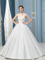 Vestidos de novia de satén con corte de baile, sin mangas y hasta el suelo 