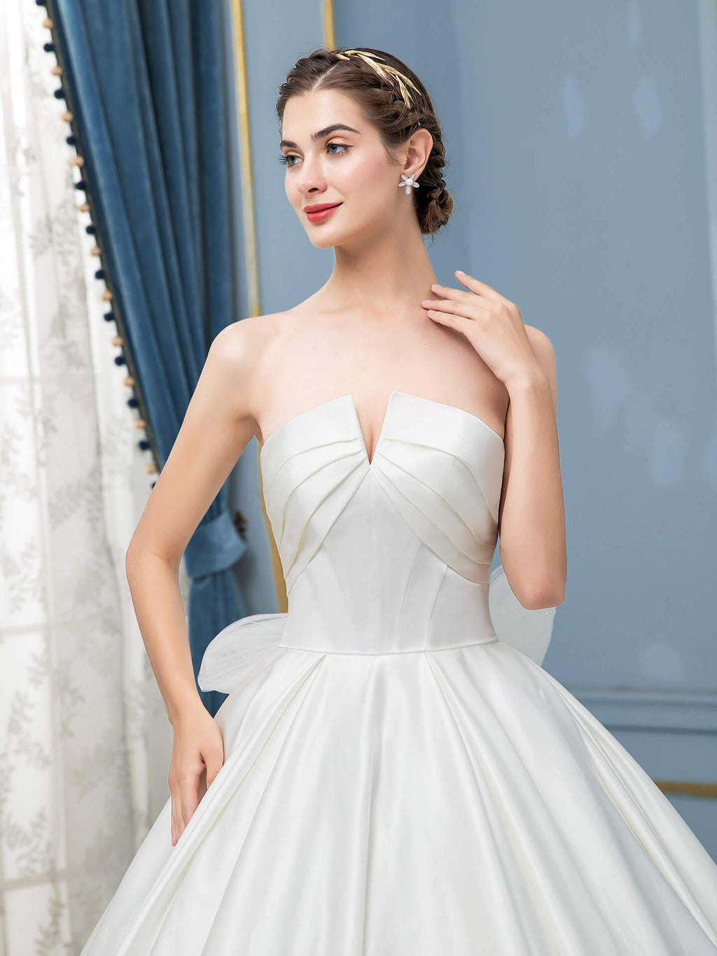 Vestidos de novia de satén con corte de baile, sin mangas y hasta el suelo 