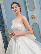Vestidos de novia de satén con corte de baile, sin mangas y hasta el suelo 