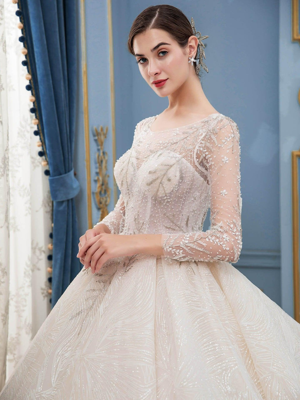 Robe de mariée de style bal, luxueuse, perlée, longueur au sol, manches longues 