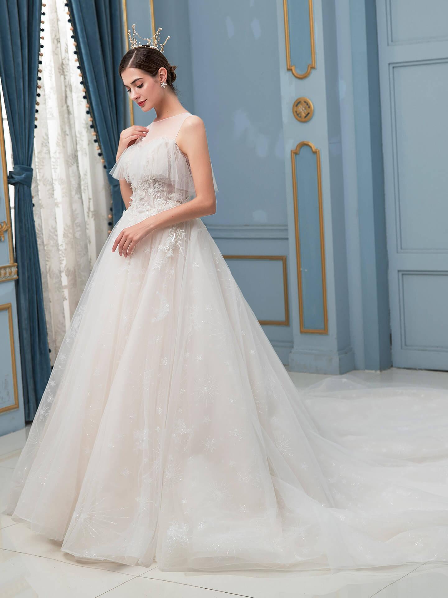 Vestidos de novia de tul con cuentas y corte en A, sin mangas, hasta el suelo y con cola larga 