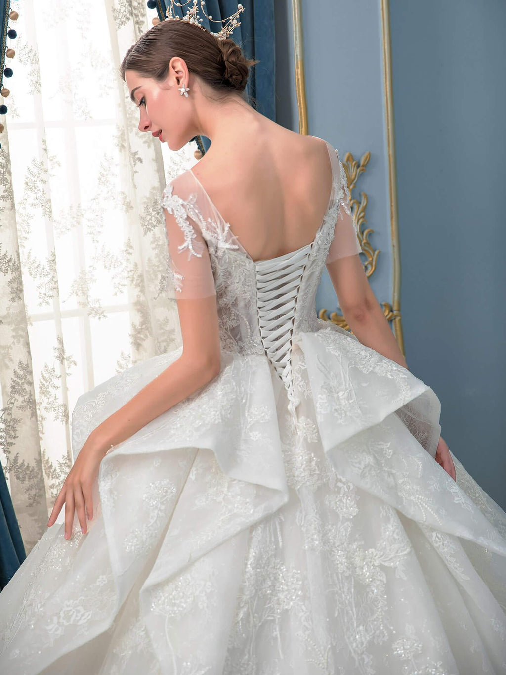 Vestidos de novia de estilo gala, hechos a mano, con cuentas, lujosos, largos hasta el suelo, manga corta y cola larga. 