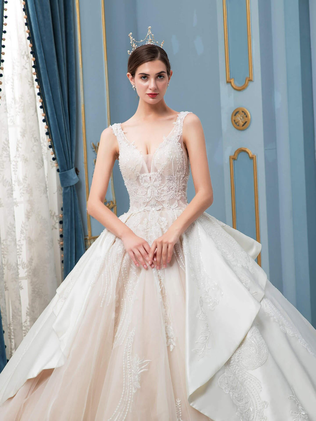 Vestidos de novia de estilo gala, hechos a mano, con cuentas, lujosos, largos hasta el suelo, sin mangas y con cola larga 