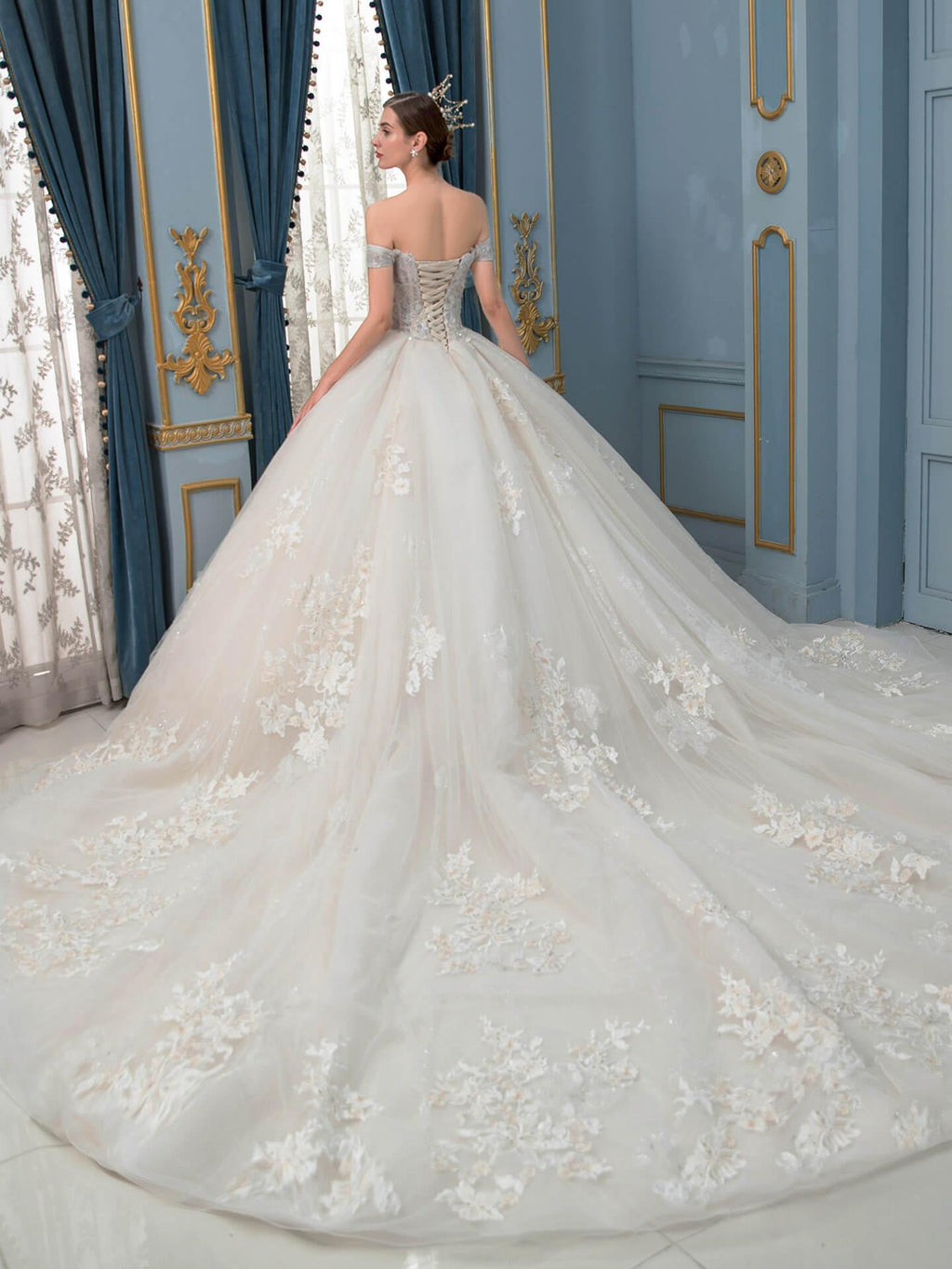 Vestidos de novia de estilo gala, hechos a mano, con cuentas, lujosos, largos hasta el suelo, hombros descubiertos y cola larga. 