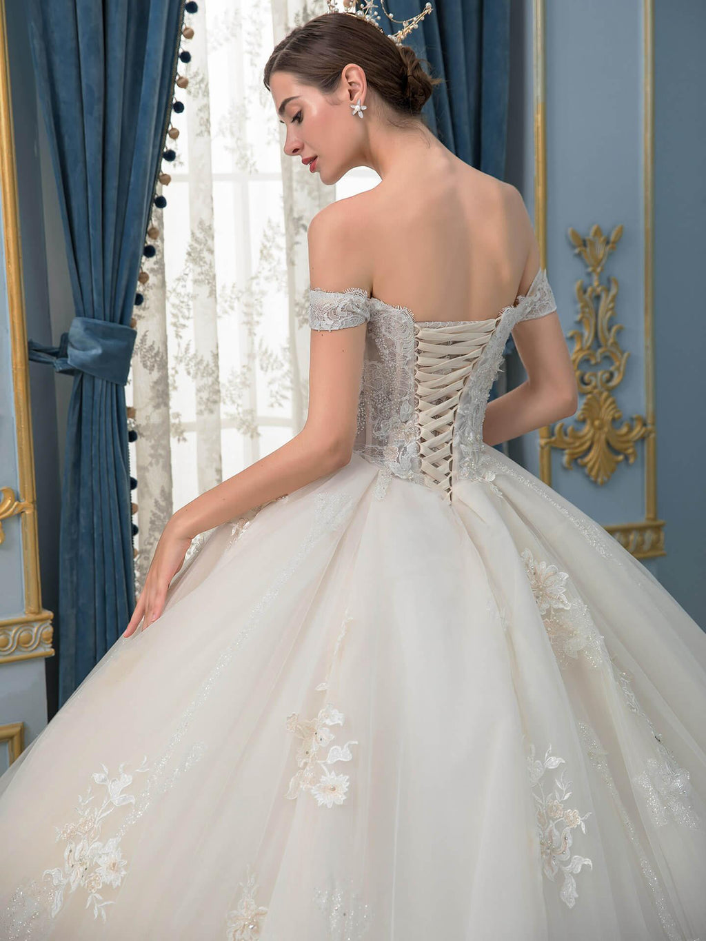Vestidos de novia de estilo gala, hechos a mano, con cuentas, lujosos, largos hasta el suelo, hombros descubiertos y cola larga. 