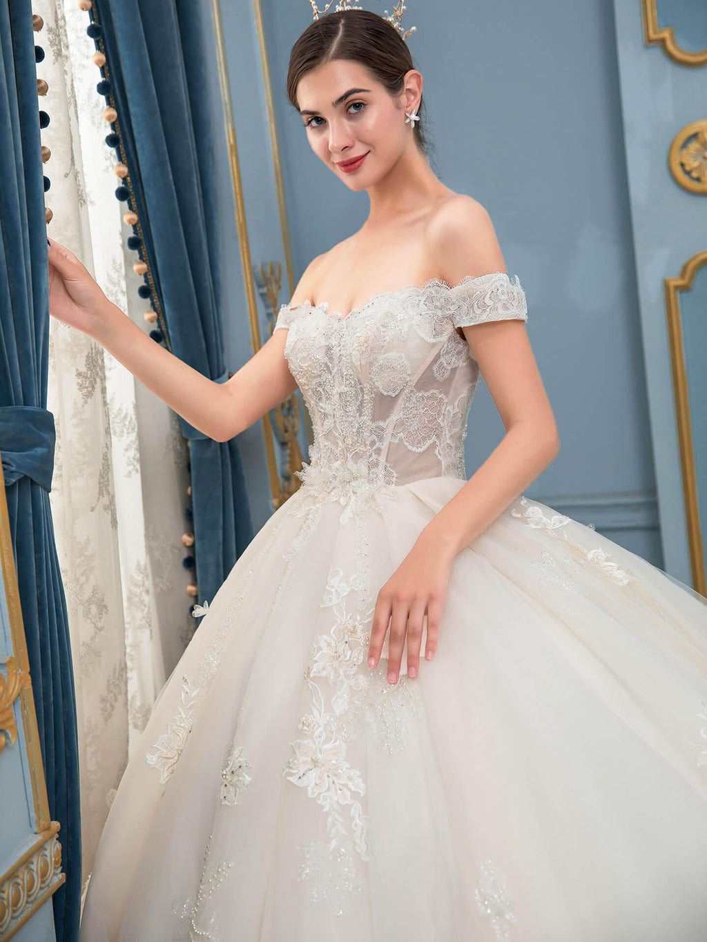Vestidos de novia de estilo gala, hechos a mano, con cuentas, lujosos, largos hasta el suelo, hombros descubiertos y cola larga. 