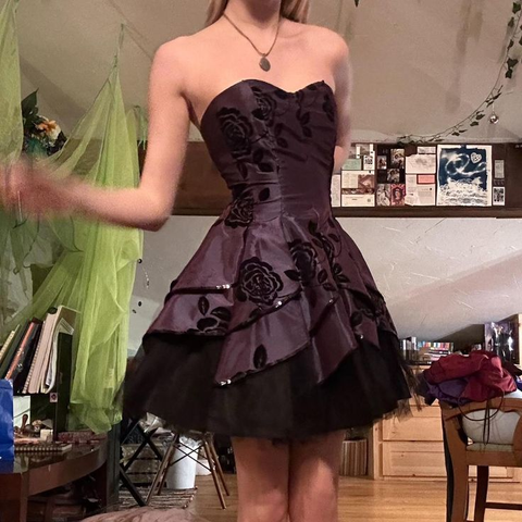 Robe de bal courte vintage sans bretelles en satin et tulle à volants, modèle Y8106