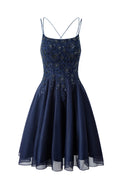 Vestido corto de gasa corte A para baile de bienvenida