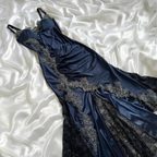 Vestido de noche sirena vintage azul marino con apliques de encaje satinado, estilo baile de graduación Y8497