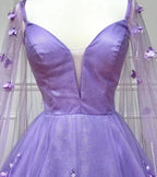 Robe de bal trapèze en dentelle florale avec manches cape 