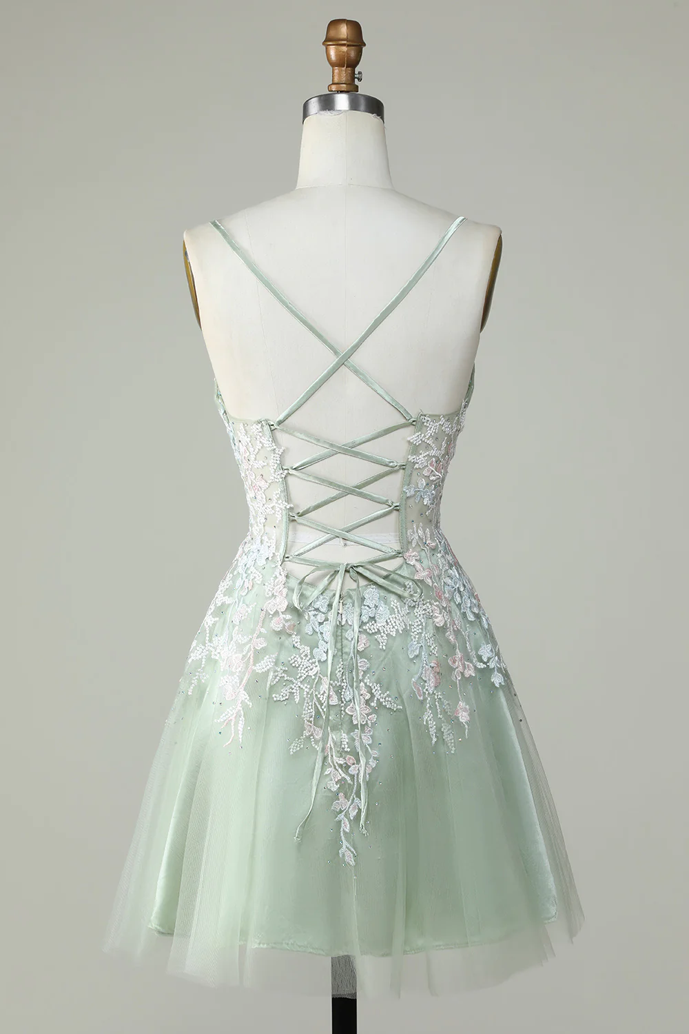 Vestido de fiesta color verde salvia con tirantes finos y espalda cruzada Y2925
