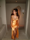 Vestido de fiesta naranja de satén, corte en A, tirantes finos, abertura lateral, modelo Y8547