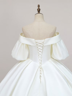 Robe de mariée simple à épaules dénudées et manches courtes, en satin, avec traîne chapelle, style bal, référence Y2388