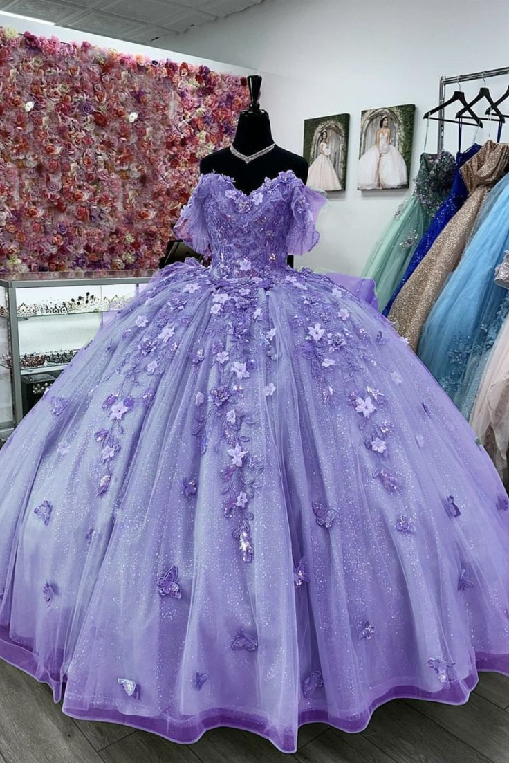 Robe de bal lavande pour femme, idéale pour les 15 ans, avec des papillons (Y4503)
