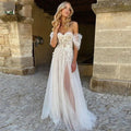 Robes de mariée bohèmes en dentelle, coupe trapèze, épaules dénudées, bustier cœur, confectionnées sur mesure, longueur au sol