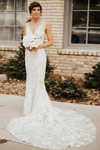Robe de mariée bohème sirène en dentelle à décolleté plongeant en V WD748