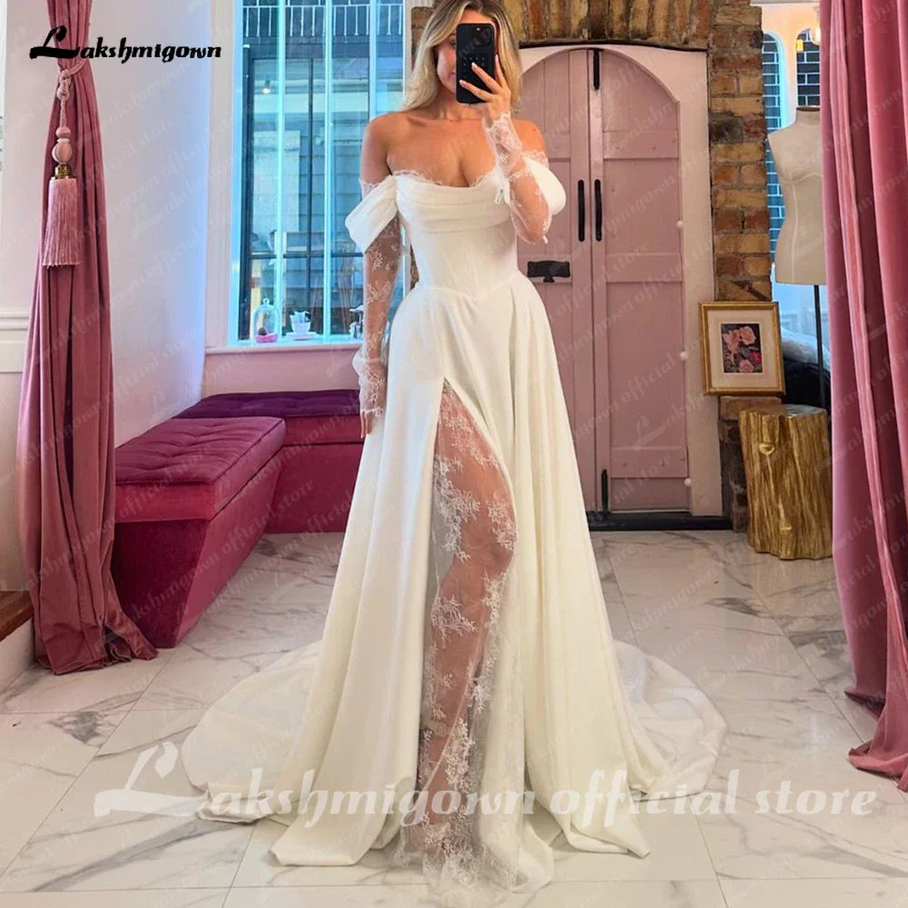 Lakshmigown Robe de mariée en satin plissé à épaules dénudées, manches longues en dentelle, coupe trapèze, traîne 